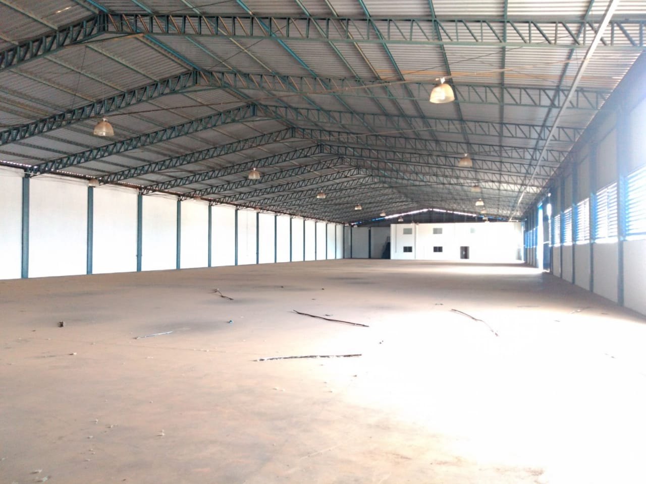 Grande vão livre de galpão industrial do portfólio em Parauapebas